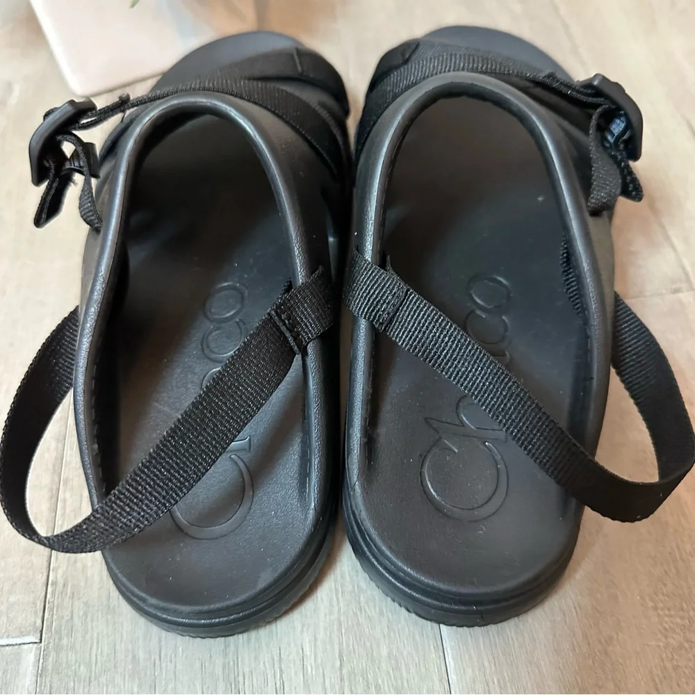 Chaco Chillos Sandals Black Youth 6